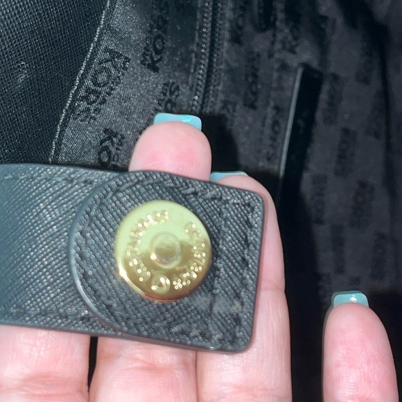 Michael Kors Large Jet Set Black Leather Saffiano Tote - Picture 5 of 12